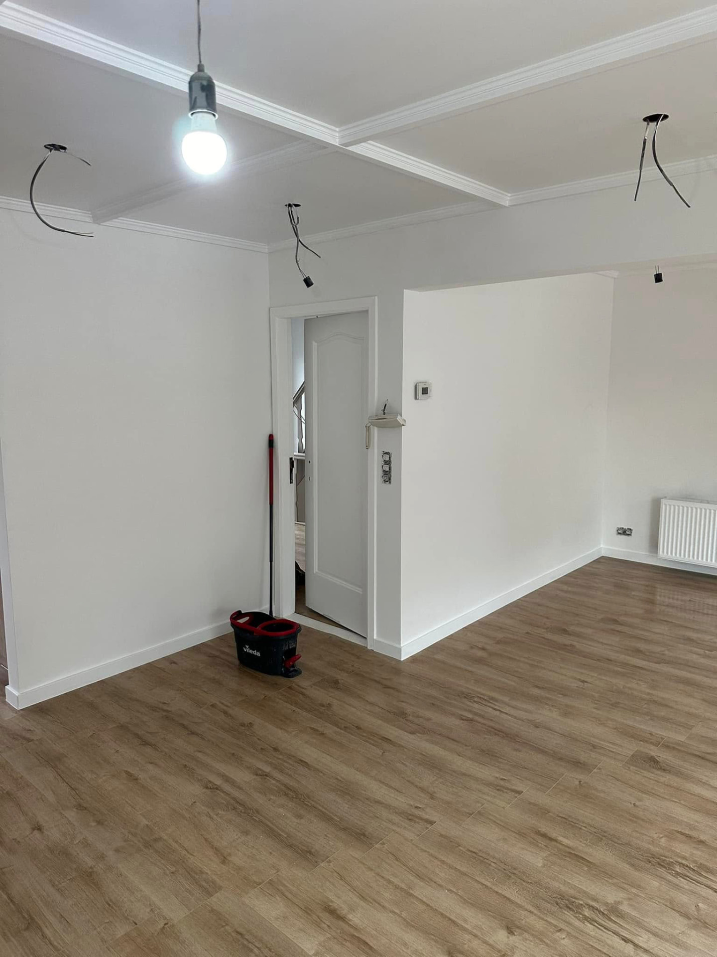 Laminaat en schilderwerken woning - Hal