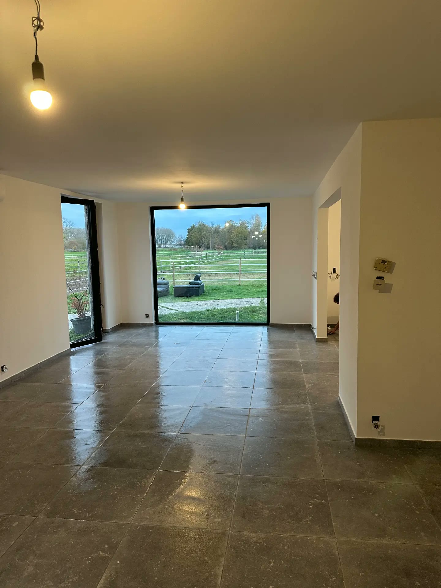 Vloertegels in natuursteenlook woning - Eetruimte