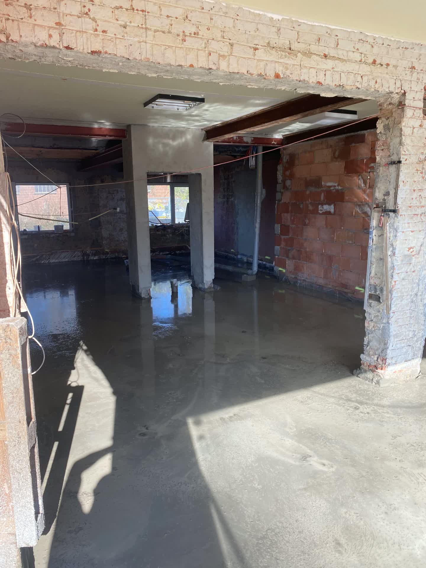 Vloerverwarming, chape en betonlook tegelwerken - Chape gieten