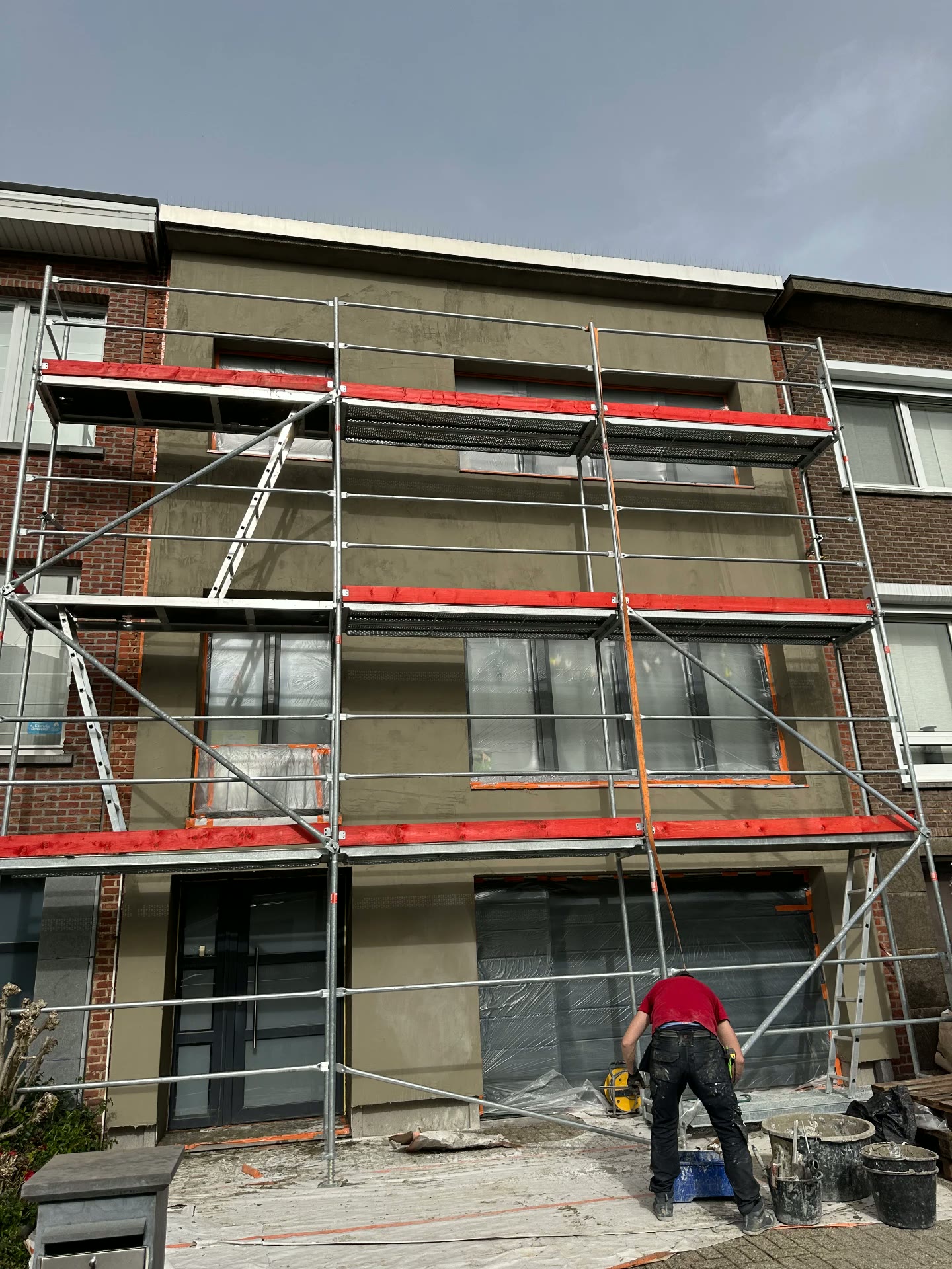 Gevelbepleistering rijwoning - Pleisterwerk