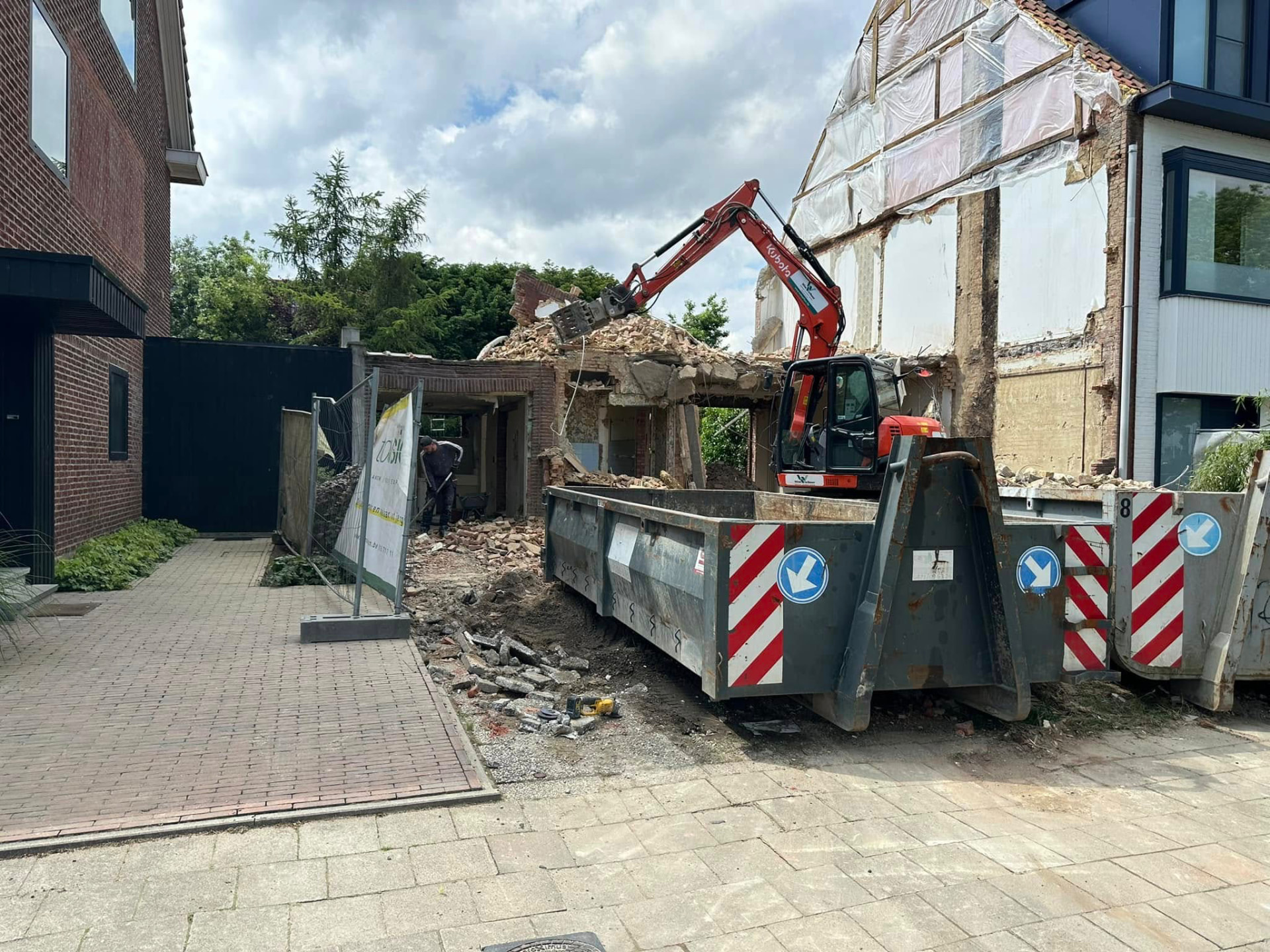 Afbraak- en grondwerken woning - Kraanwerk