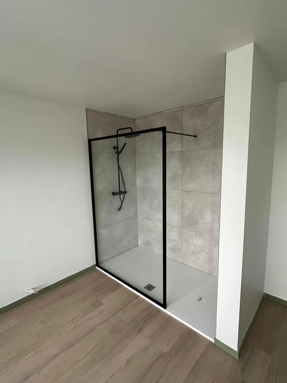 Badkamer met vrijstaand bad - Inloopdouche