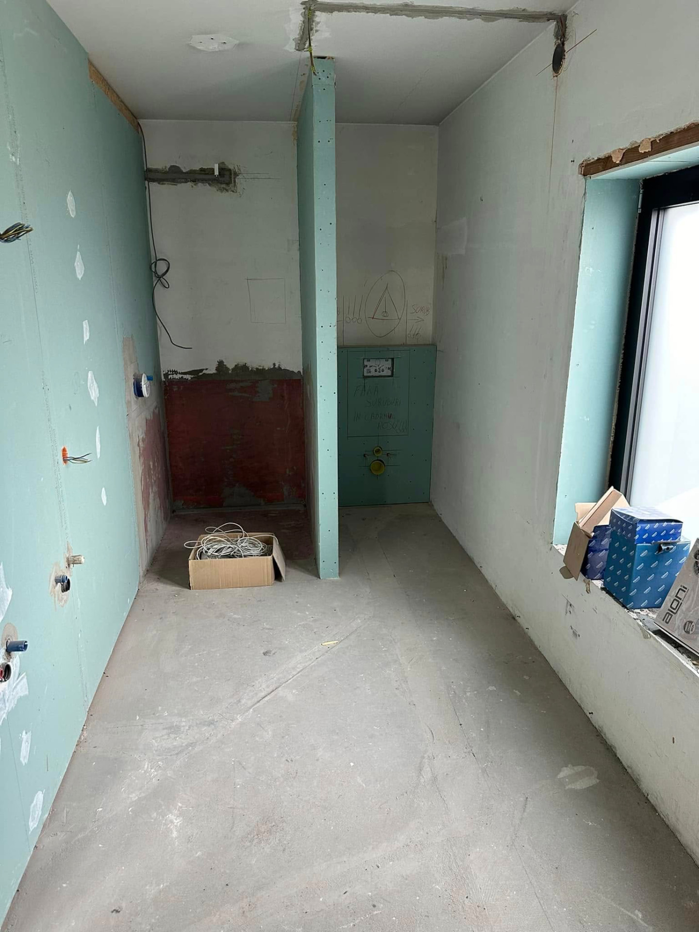 Badkamerrenovatie in marmerlook - Voor