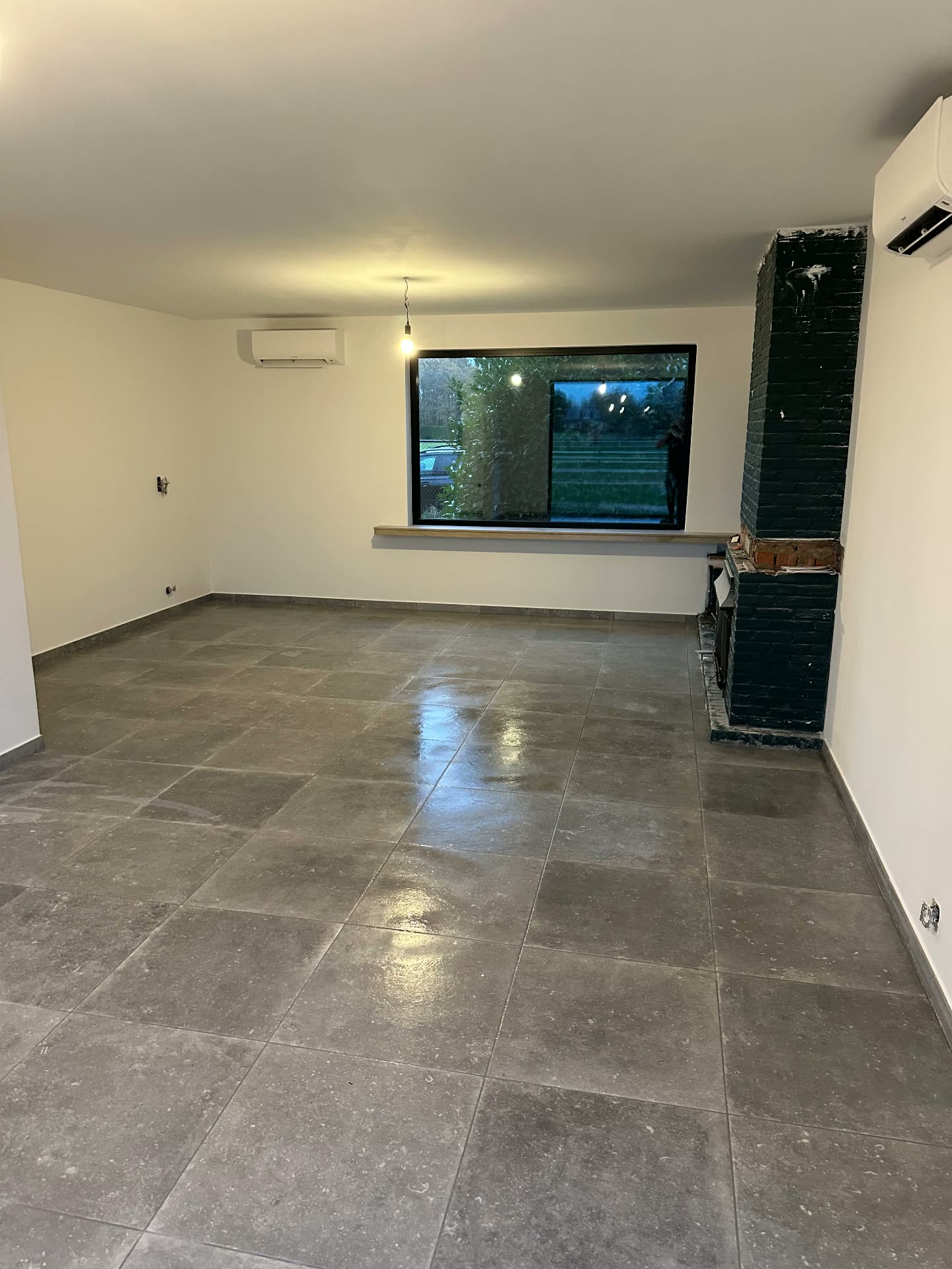 Vloertegels in natuursteenlook woning - Zithoek